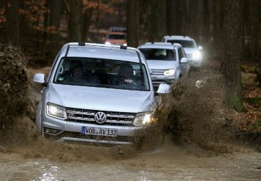 2017 baut VW Nutzfahrzeuge sein Allradspektrum mit einer ganzen Armada moderner Allrounder aus, die den Allradantrieb 4Motion optional oder serienmässig an Bord haben.