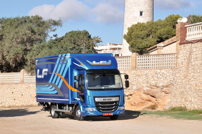 Wendige City-Logistik mit LKWQualitäten ist das Markenzeichen des kleinsten LF. Option: Trottoirfenster in der Beifahrertüre.