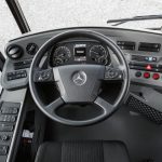 Der Fahrer findet auf dem bekannten Citaro-Arbeitsplatz keinerlei Hinweis auf die Hybridtechnik oder auf die Tätigkeit des System.