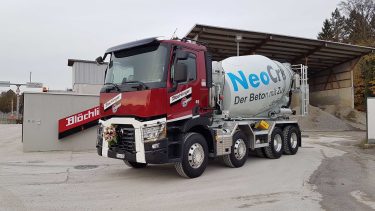 Renault Trucks C460 P8×4 Blöchlinger AG TIR transNews