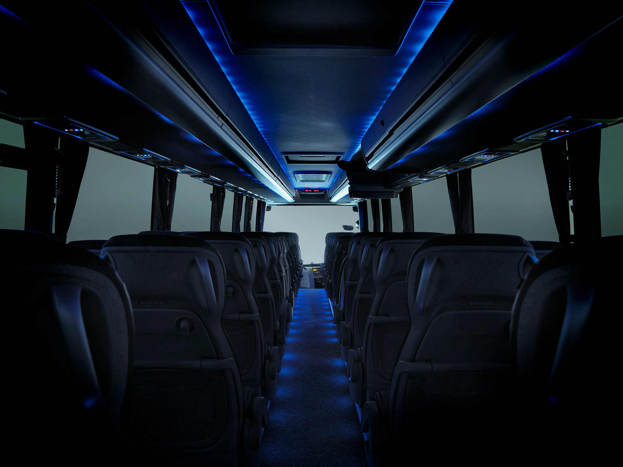 <li class="artikel_legende">Alle Fahrzeugbeleuchtungen sind in LED gehalten – nur den vom FM stammenden Hauptscheinwerfer gibt es nicht mit dieser Lichtquelle.</li>