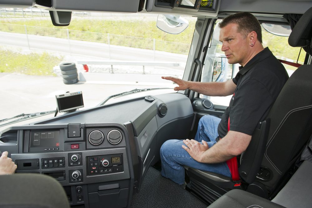 Fahrlehrer und Eco-Instruktor Reto Derungs UICR TIR transNews