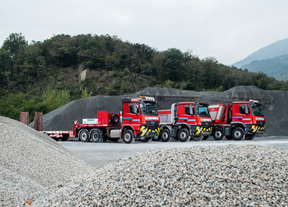 Mercedes-Benz Arocs 2551 6×2 LS und Arocs 3246 K 8×4/4 der Besomi Trasporti SA TIR transNews.