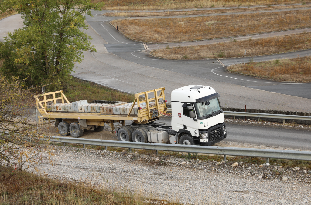 Renault Trucks T X-64 Euro III TIR transNews