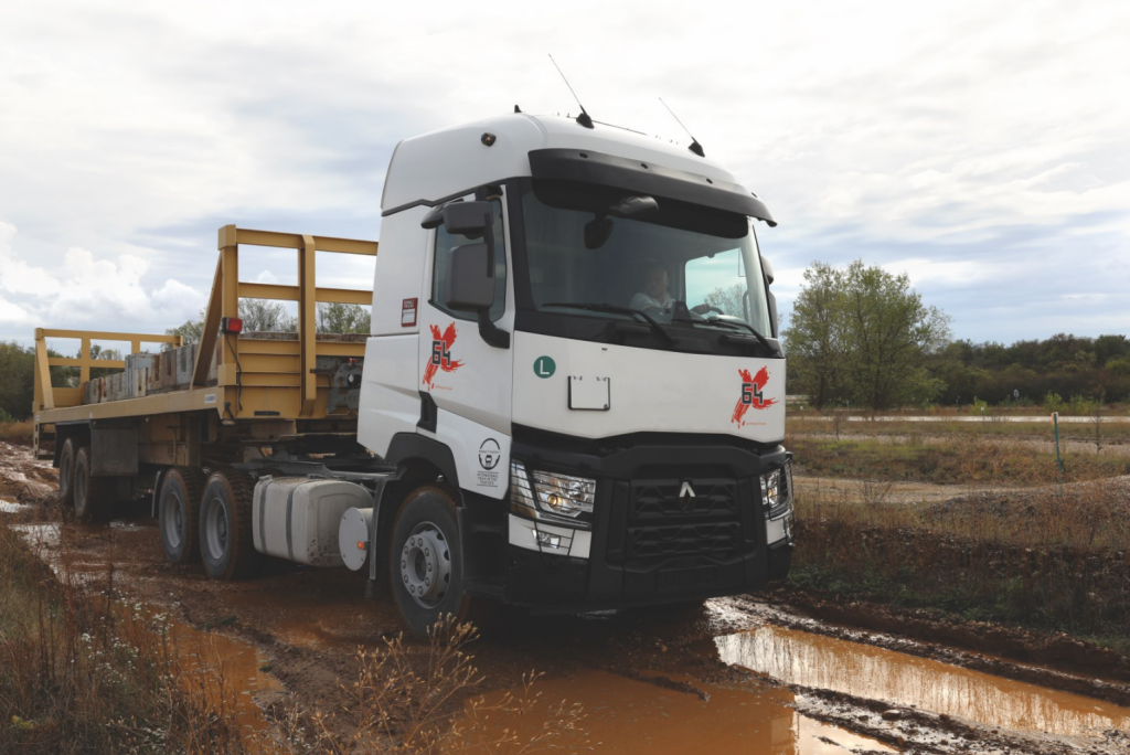 Renault Trucks T X-64 Euro III TIR transNews