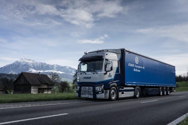 Renault Trucks T 480 T4x2 F. Stuber Transporte AG Rotkreuz TIR transNews