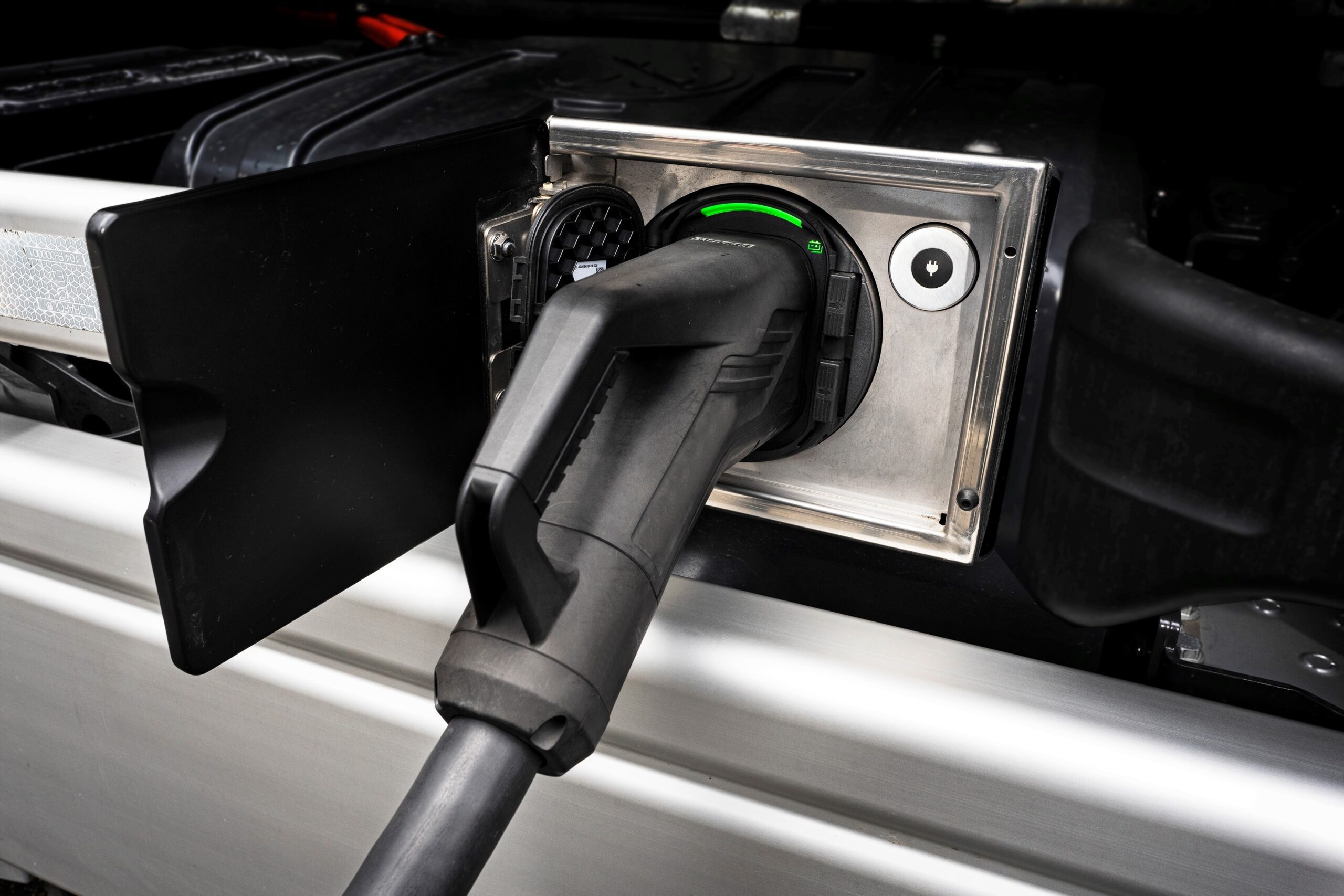 NEFTON E-Mobility Mercedes-Benz Trucks TIR transNews