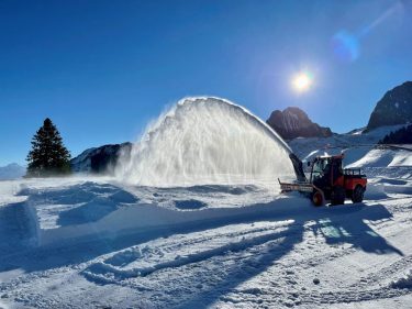 Kärcher Holder Winterdienst Roadshow 2022 TIR transNews