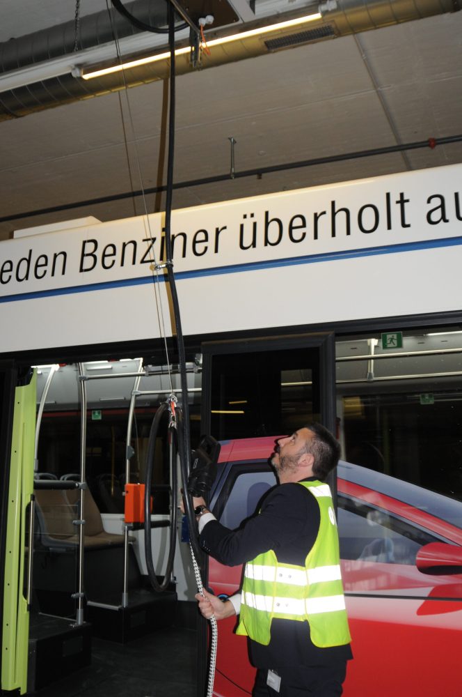 Batterie-Quartierbusse der VBZ Siemens TIR transNews