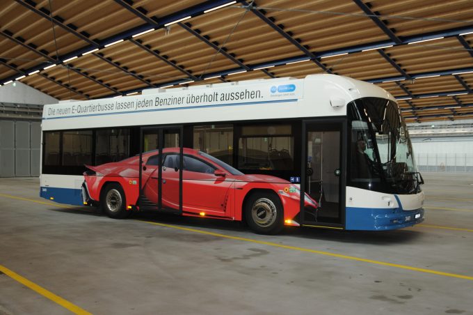 Batterie-Quartierbusse der VBZ von Hess TIR transNews