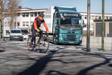 Volvo Trucks Velofahrer Toter Winkel TIR transNews
