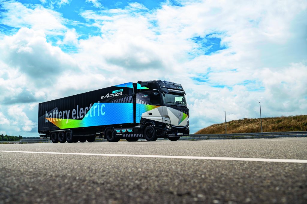 Mercedes-Benz eActros LongHaul Truck Innovation Award 2023 TIR transNews