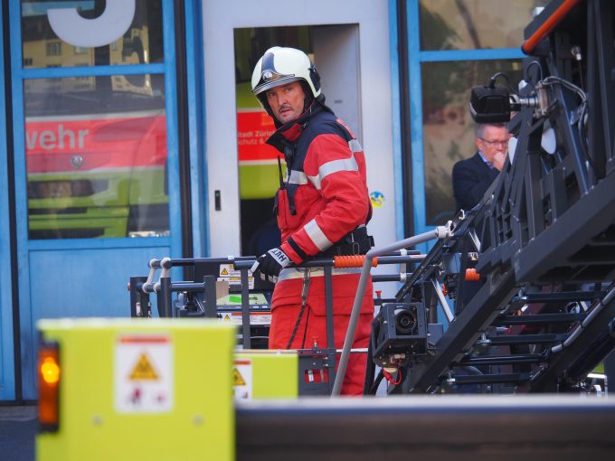 E-Autodrehleiter Rosenbauer TIR transNews