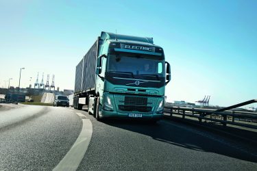 Umstieg auf E-Trucks Volvo Trucks Studie TIR transNews