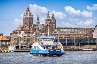 Amsterdamer Fähre Paccar TIR transNews