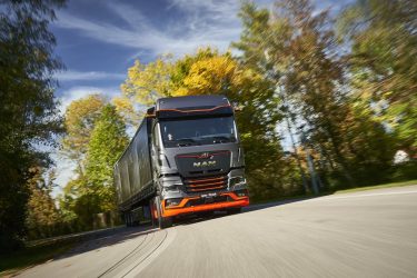 Serienstart des Elektro-LKW MAN TIR transNews