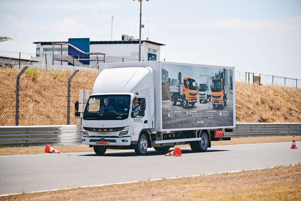 Fuso eCanter TIR transNews