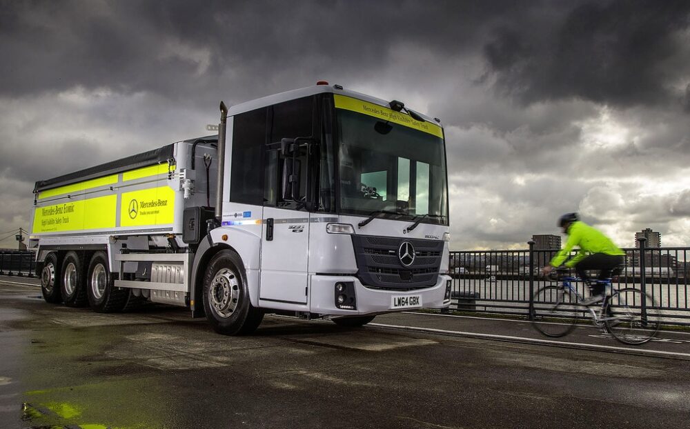 25 Jahre Mercedes-Benz Econic TIR transNews