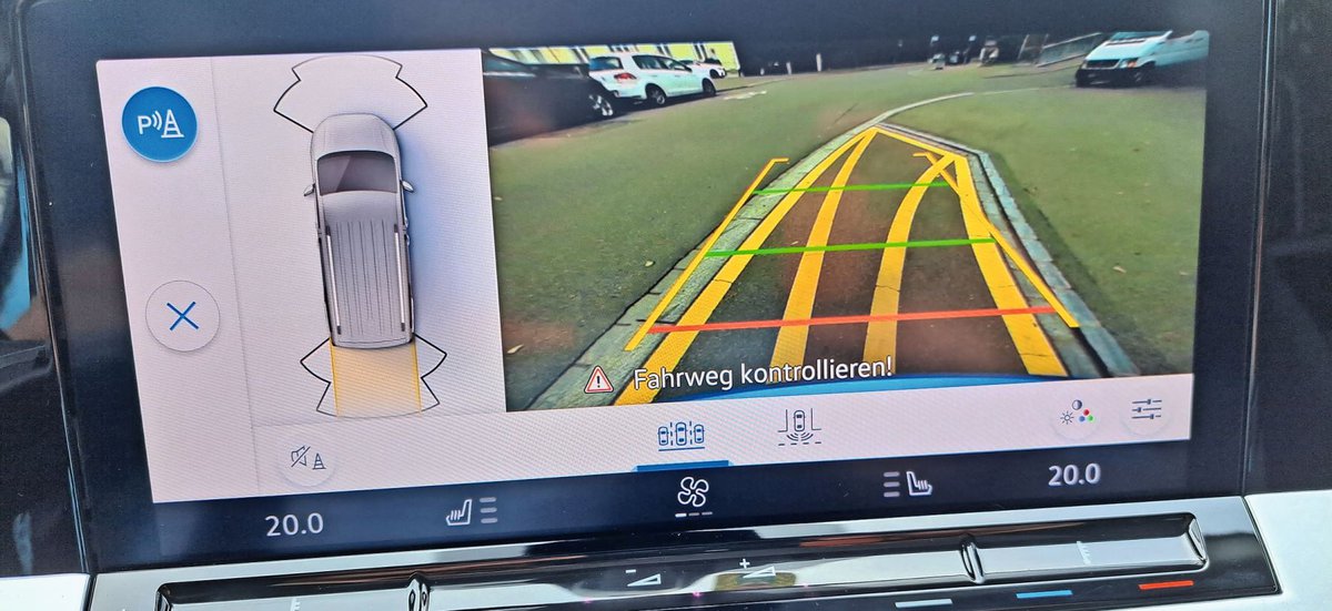 Gerade bei der Langversion ist man für das Park-Pilot-System sehr dankbar.
