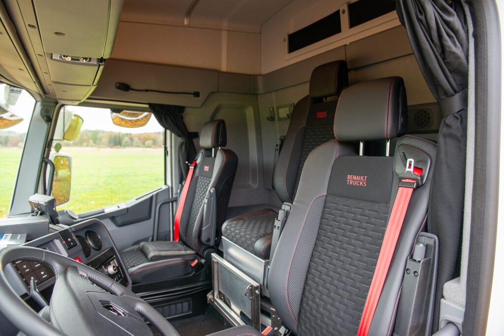Renault Trucks T480 TC P4x2 TIR transNews
