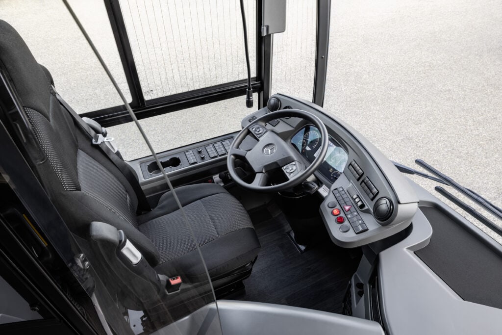 Daimler Buses mobility move 2024 Cockpit TIR transNews