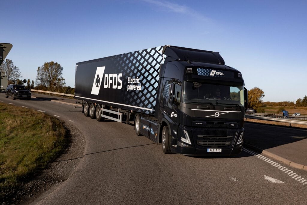 DFDS Volvo Trucks E-LKW TIR transNews