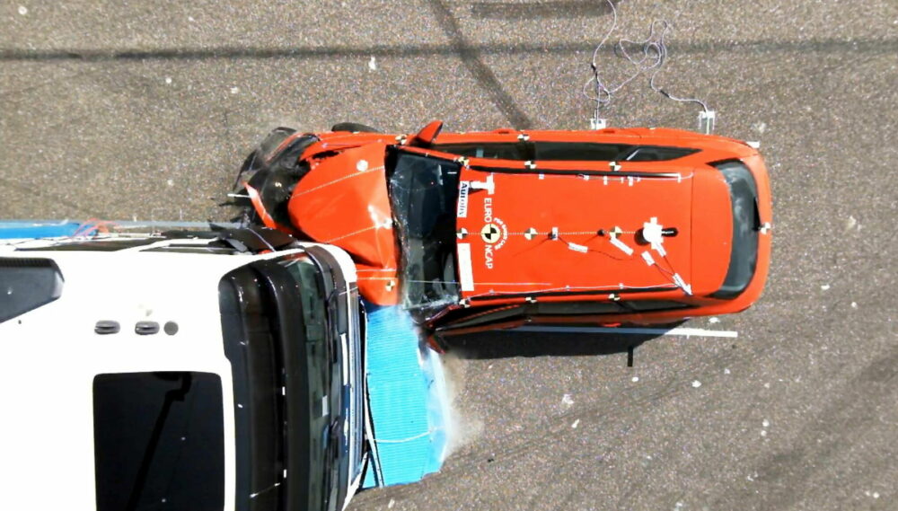 LKW-Front Unfall TIR transNews