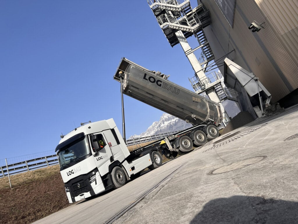 Logbau AG Renault Trucks TIR transNews