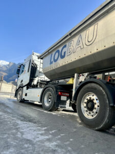Logbau AG Renault Trucks TIR transNews