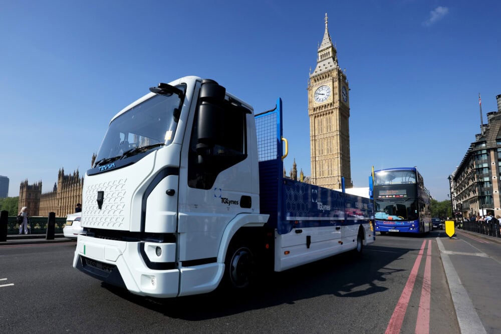 TG Lynes E-LKW von Tevva London TIR transNews