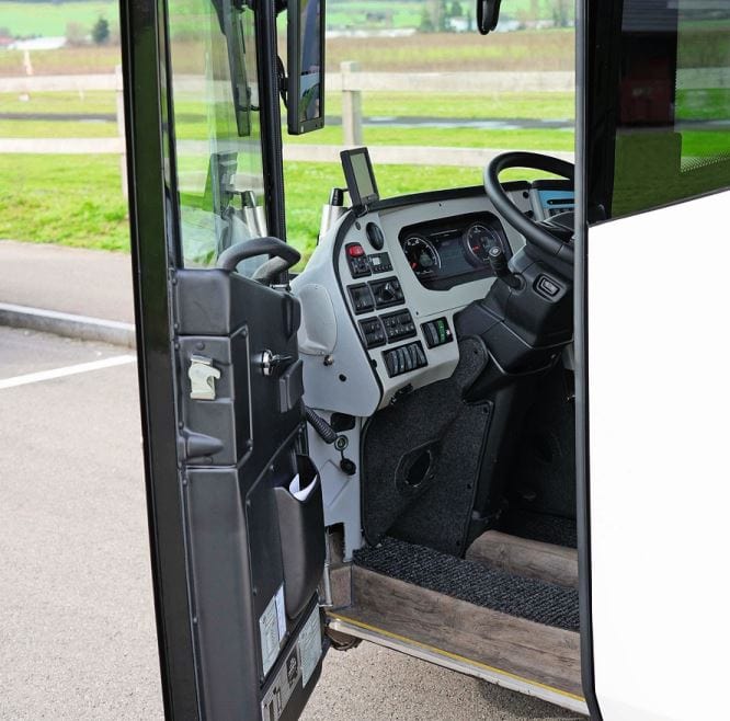 Das Unterflur-Cockpit ist über eine separate Türe zugänglich.