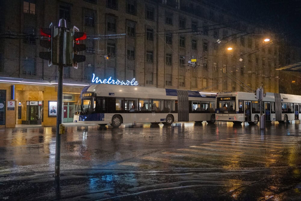 Hess Trolleybusse lighTram 19 DC TIR transNews