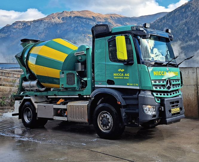 Der moderne Fuhrpark für Bautransporte wird auch für den Winterdienst eingesetzt.