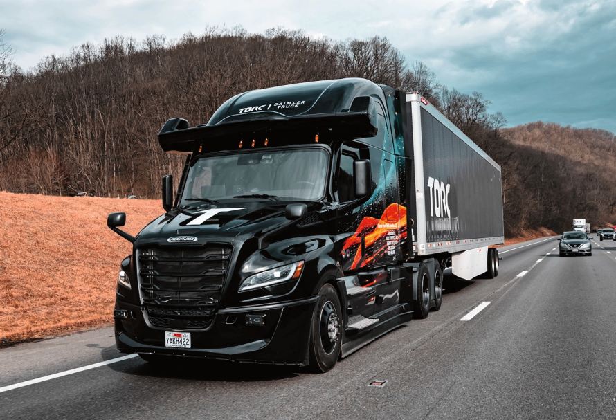 Daimler Truck liefert die neueste Entwicklungsstufe der «autonomous-ready»-Lkw-Plattform an Torc.