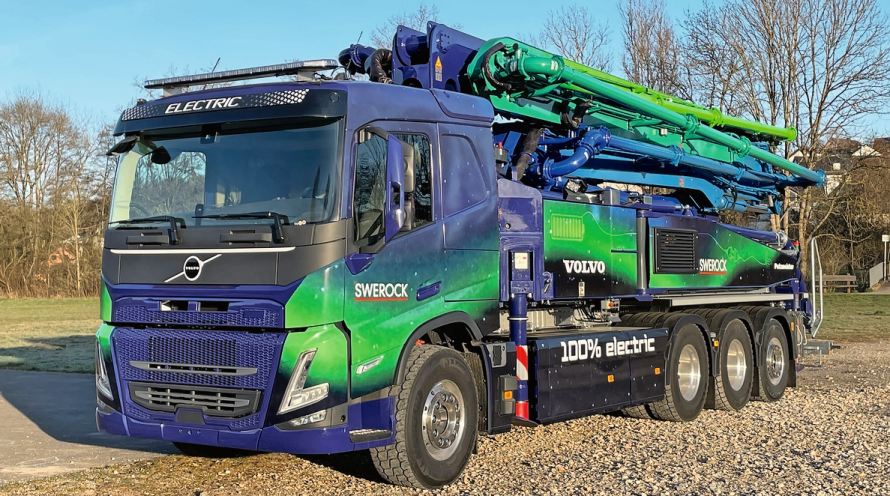 Volvo Trucks und Putzmeister stellten eine vollelektrische Autobetonpumpen auf einem Vierachser-Fahrgestell vor.