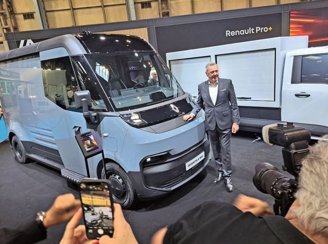 Die Weltpremiere war der letzte grosse Auftritt von Heinz-Jürgen Löw, Nutzfahrzeugchef der Renault Group.