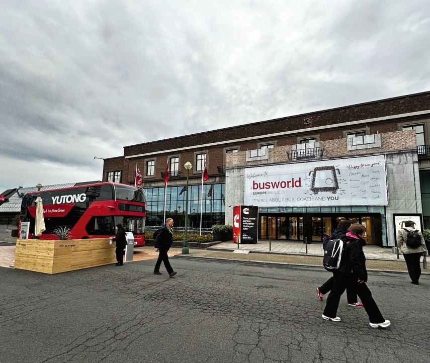 So unspektakulär es noch aussieht: Hier in Brüssel trifft sich gleich die ganze Busbranche aus jedem Winkel der Welt.