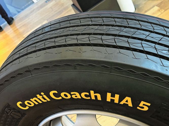 Der neue Reisebusreifen Conti Coach HA 5 sticht durch seinen hervorragenden Rollwiderstand hervor.