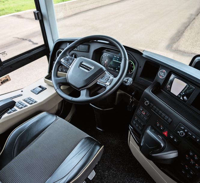 Die Armaturen im Cockpit sind gut angeordnet und übersichtlich.