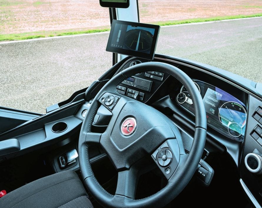 Der Fahrerplatz ist praktisch, schön und übersichtlich gestaltet.