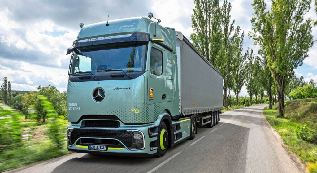 Auch das Diesel-Flaggschiff Actros L erhielt die aerodynamisch optimierte ProCabin.
