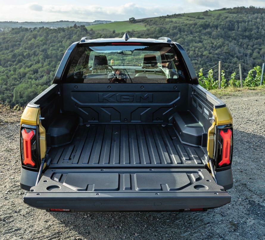 «Nur» 500 kg Nutzlast ist der Nachteil eines elektrischen Antriebsstrangs. Dafür sind 1,8 t Anhängelast recht ordentlich.