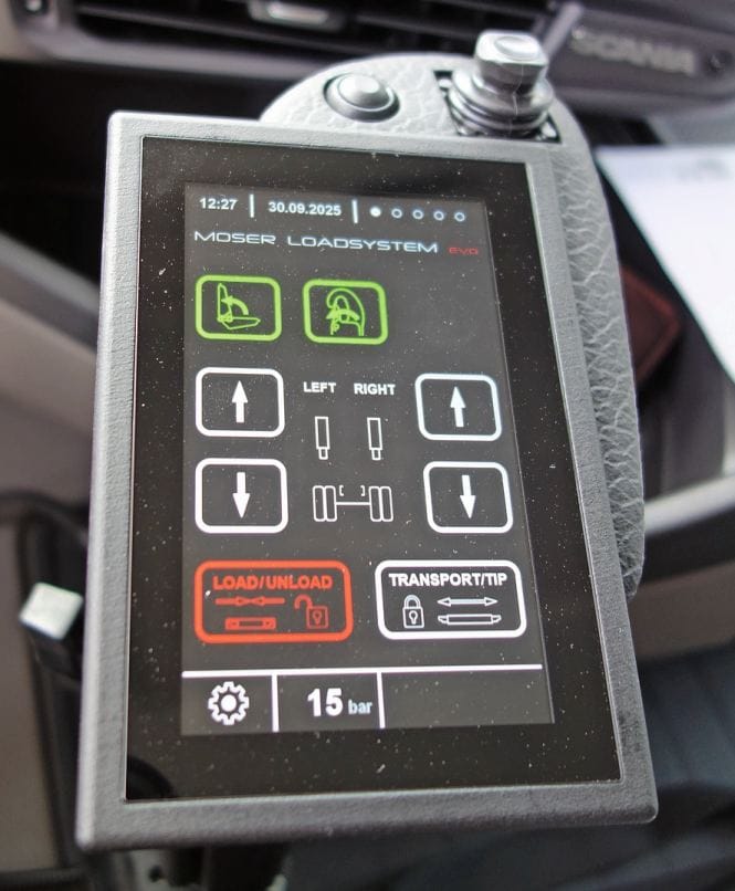 Die innovative, hybride Steuerung «M-Control» setzt im Segment der Hakengeräte einen neuen Massstab.