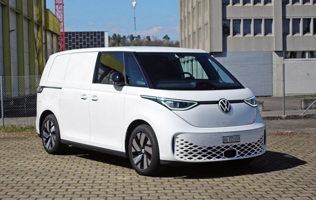 Der VW ID. Buzz Cargo 4Motion ist mit 340 PS das stärkste Nutzfahrzeug von Volkswagen aller Zeiten.