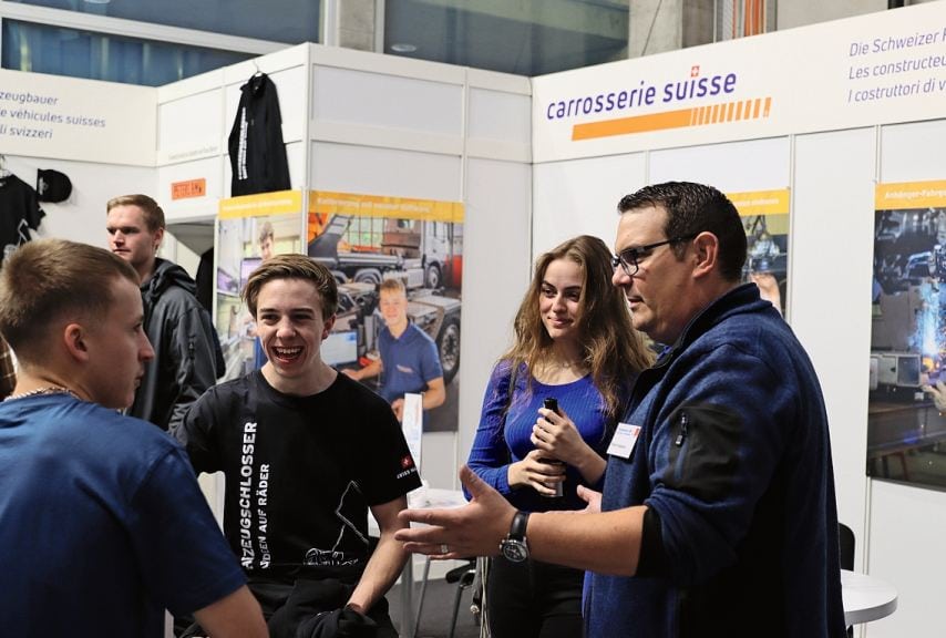 Alle Infos zum Lehrberuf Fahrzeugschlosser/-in EFZ gibt es am Stand von carrosserie suisse.