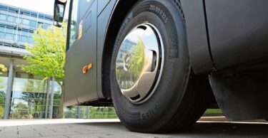 Der Conti Coach HA 5 ist ab sofort in der Grösse 295/80 R 22.5 für den Erstausrüstungs- (OE) und Ersatzmarkt erhältlich.