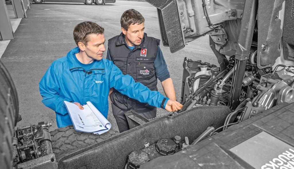 Blaser Swisslube unterstützt in der Auswahl der richtigen Produkte und erstellt indi- viduelle Wartungspläne für den sicheren Einsatz.