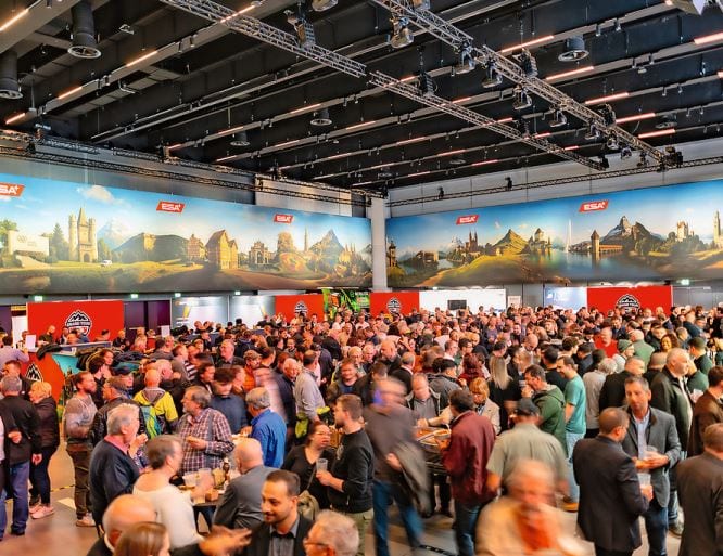 Mit einem beindruckenden Stand unter dem Motto «Grand Tour» war die ESA in der neuen Festhalle im «Cube» präsent.