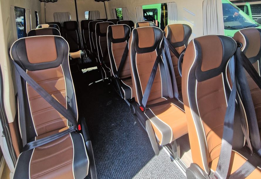 Die fertigen Busse, die aus dem Werk in Câmpina kommen, lassen sich sehen – von aussen wie auch im Innenraum.