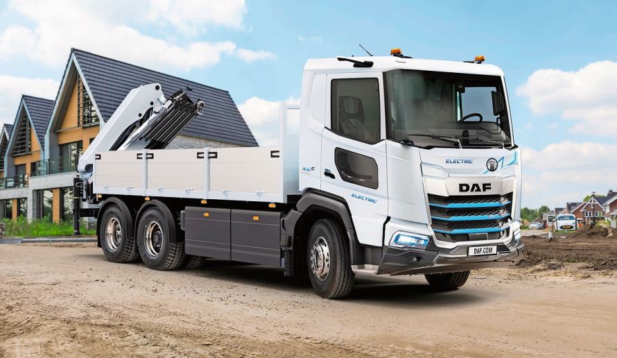 Mit robusten 12-Tonnen-Tandemachsen und maximaler Traktion passen diese Elektrofahrzeuge auf jede Baustelle.